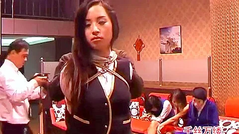 Looksm Tying Demo With 7 Ladies In Hotel Lobby