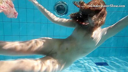 Cute Smoking Hot Babe Edwiga Underwater