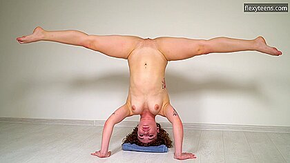 Curly Hair In Sofa Nagy Hot Gymnast