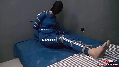 Chinese Bondage Girl Escape