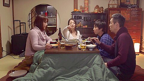 Evening With My Hot Asian Stepmom