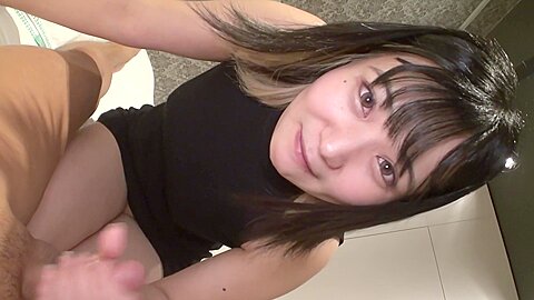 【個人撮影】都立看護の裏バイト! ご奉仕フェラからのちょいハメ即中出しセックス!!　19歳：看護/日本人/巨乳/フェラチオ/パイズリ/中出し/素人