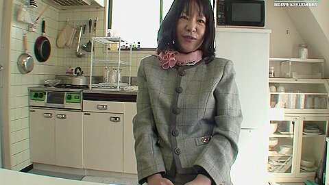 Housewife Gets Hortny At Work