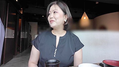 Shiho – Mature And Erotic Babe, Hungry Wife